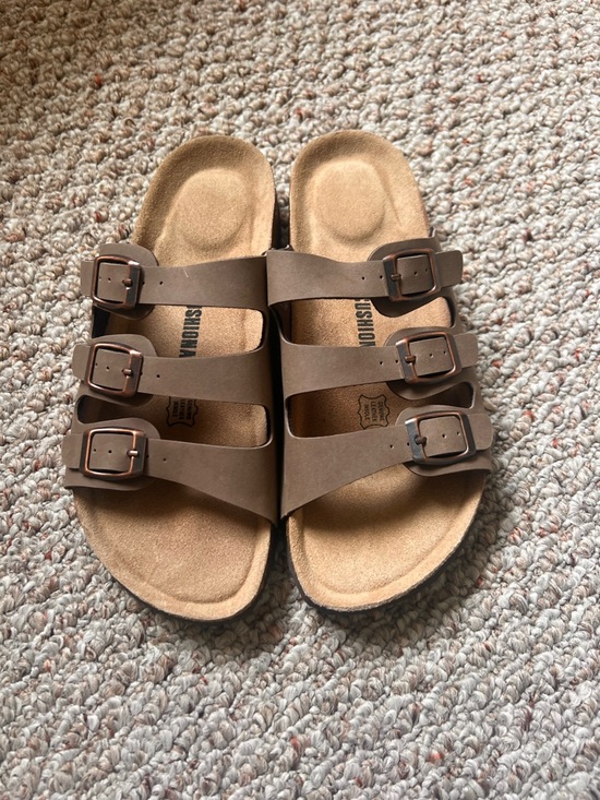 Cushionaire Shoes - NWT Cushionaire leather sandals